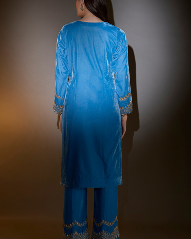 Turquoise Velvet Kurta with beige Dupatta