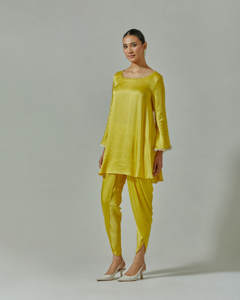 Buy Mustard Yellow Dhoti Suit With Bandhani Printed One Sided Cowl Jacket  Online - Kalki Fashion